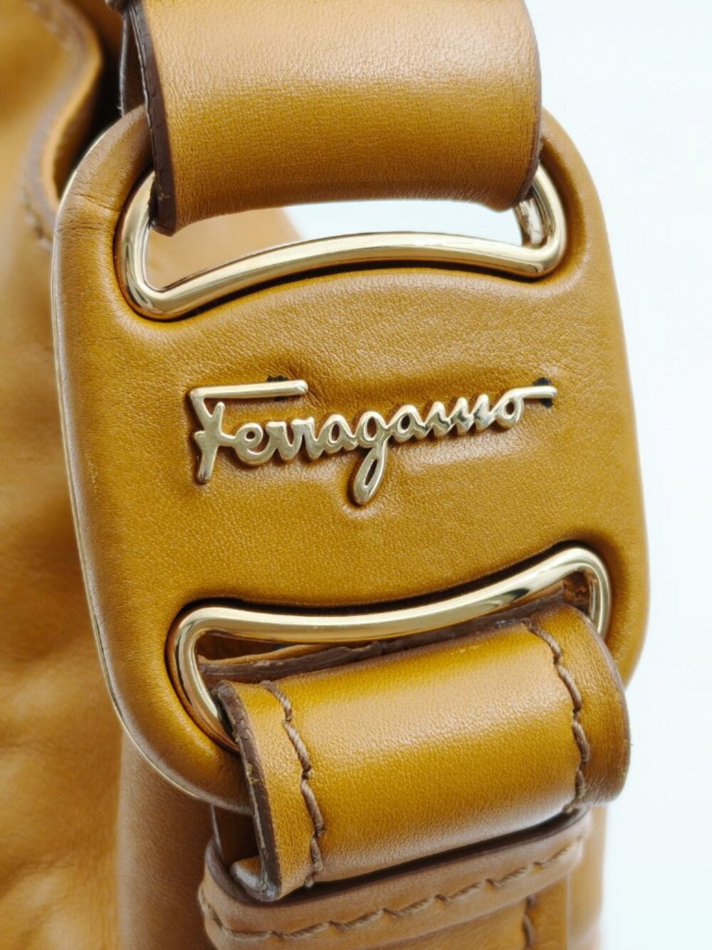 Salvatore Ferragamo Tan Leather Gancini Shoulder Hobo Bag Gold Hardware Italy - Picture 2 of 14
